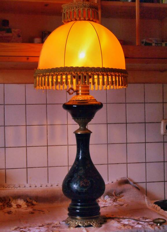 большая настольная французская лампа