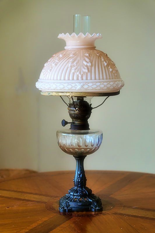 Антикварная оловянная керосиновая масляная лампа