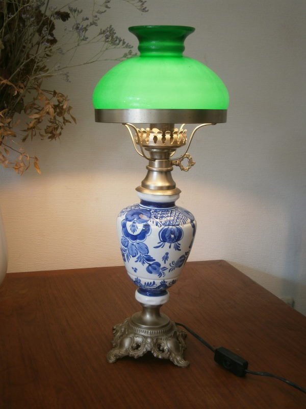 Настольная фарфоровая голландская лампа