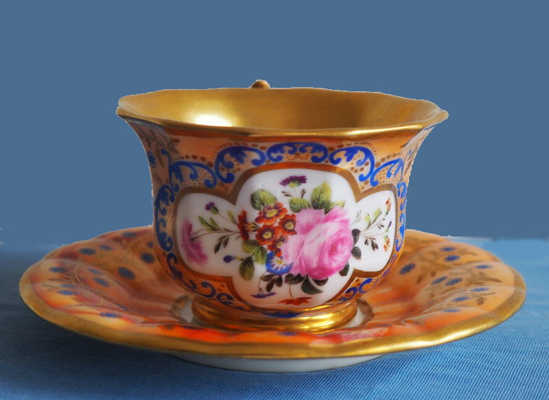 Антикварная чайная чашка Biedermeier