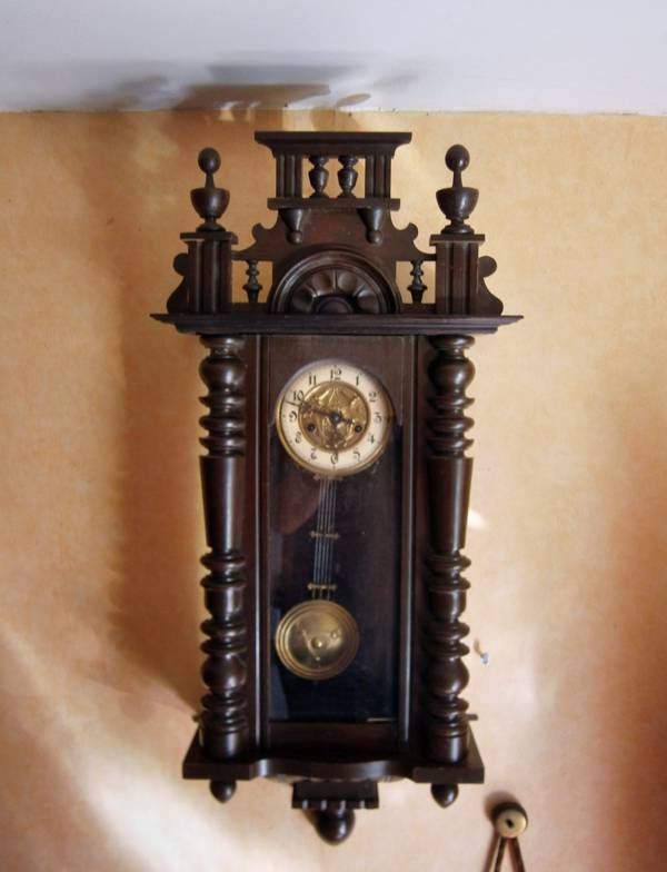 Настенные старинные часы Густав Беккер