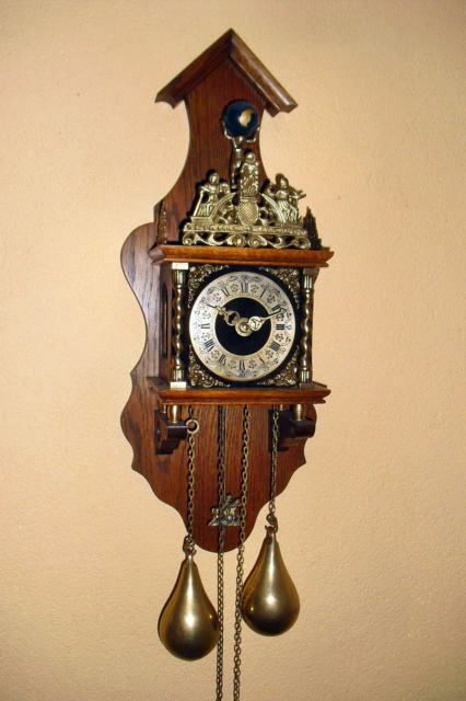 Настенные голландские часы
