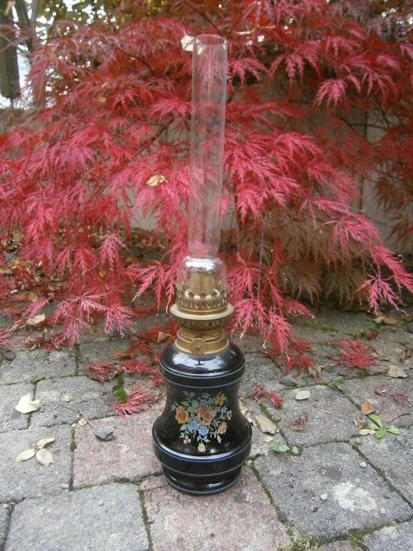 Антикварная французская фарфоровая керосиновая лампа