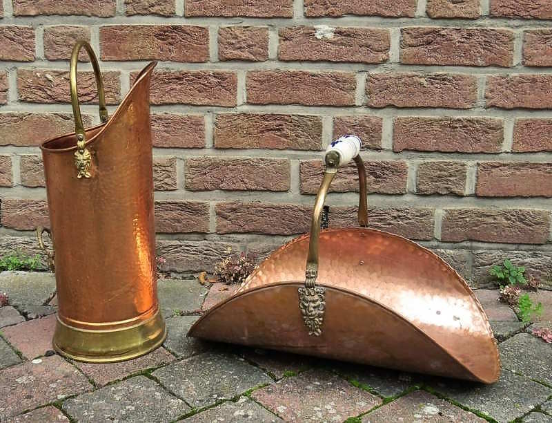 Набор для камина. Медные дровница и зольник